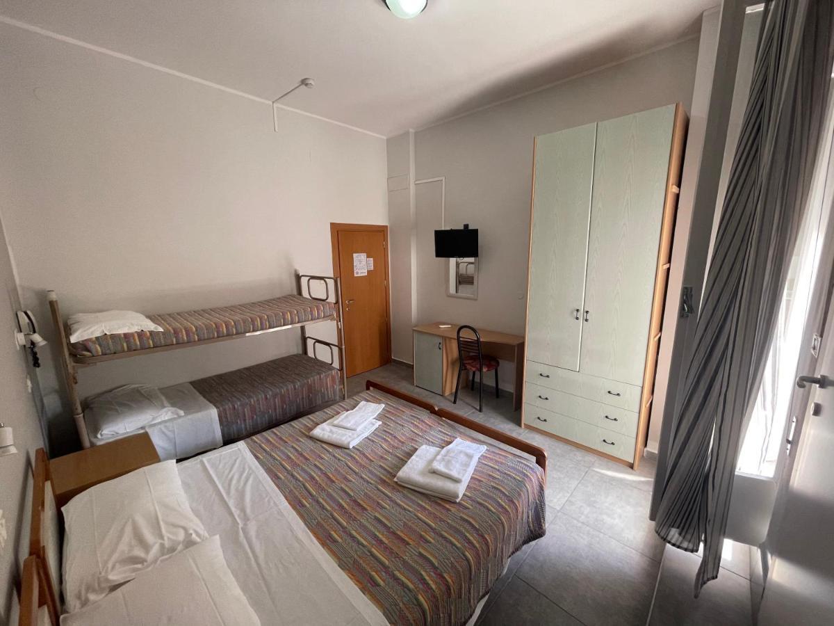 Hotel Piccari Nuova Gestione Rimini Exterior photo